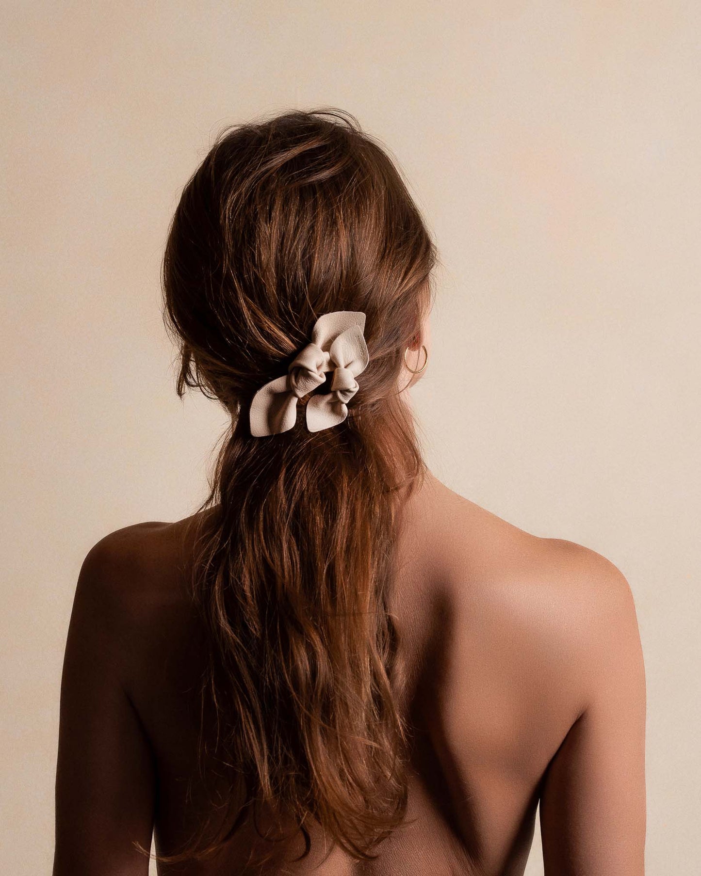 Leather Bow Big On Hair Clip Cream