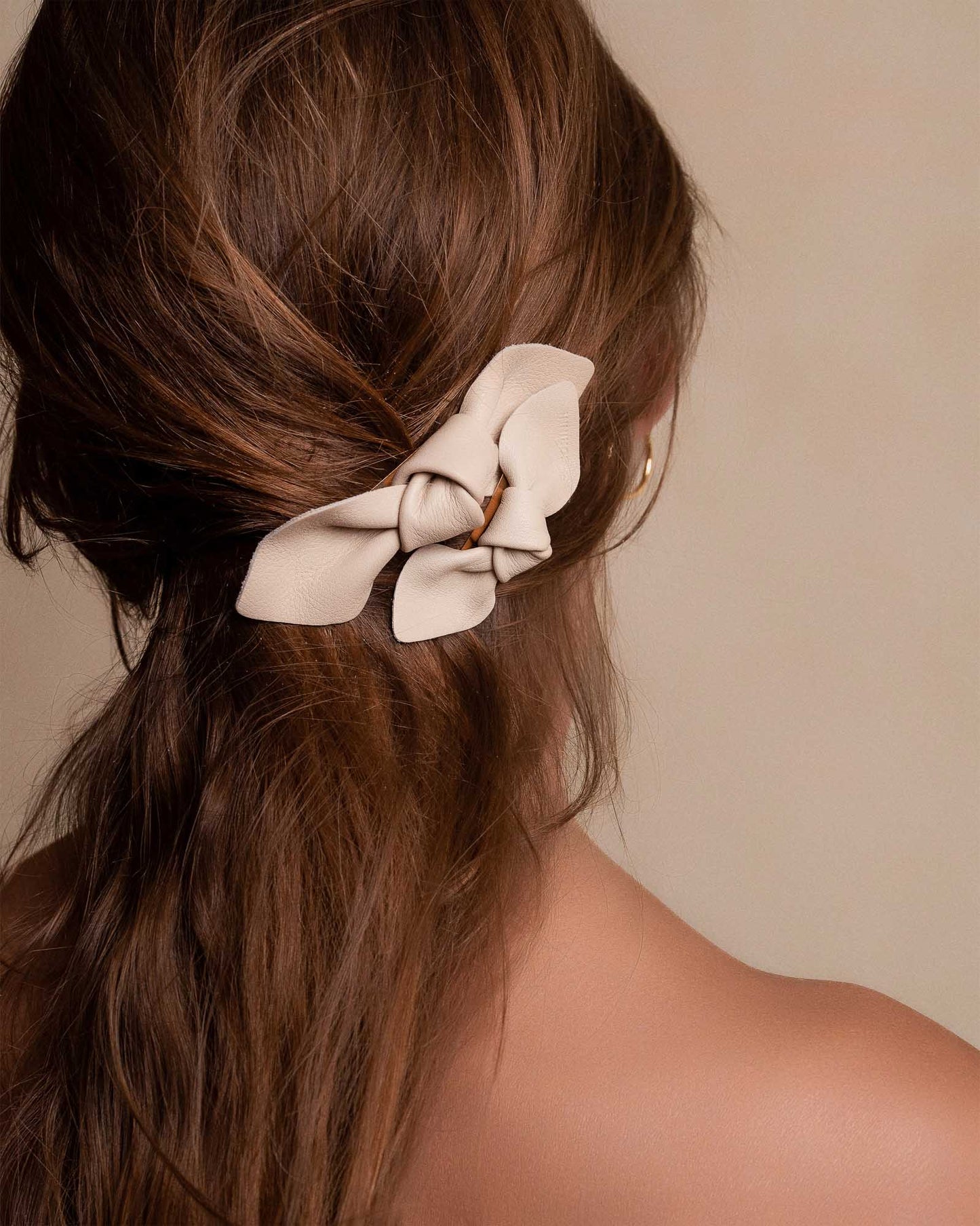 Leather Bow Big On Hair Clip Cream