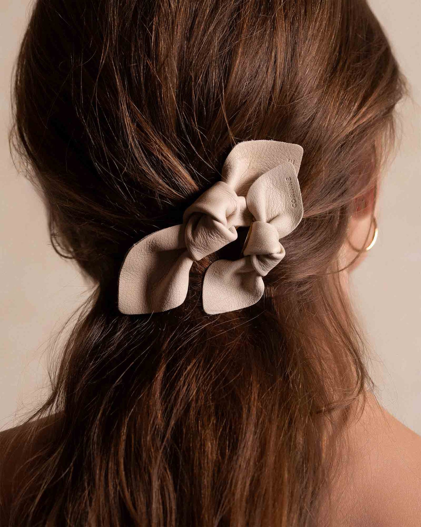 Leather Bow Big On Hair Clip Cream